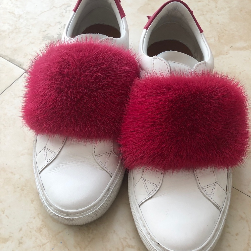 Givenchy Fur Slip On Sneakers (magenta)